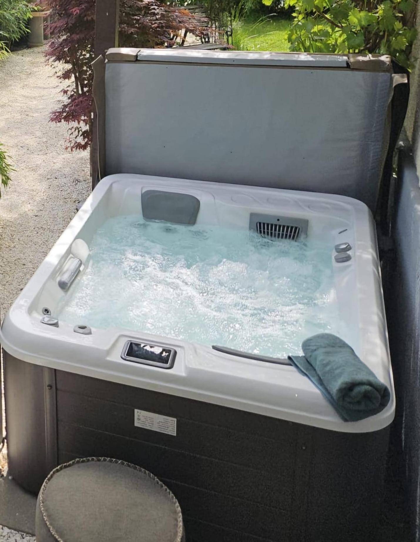 Premium Apartment Mit Privatem Whirlpool, Sauna, Garten Sankt Martin am Grimming Exterior photo